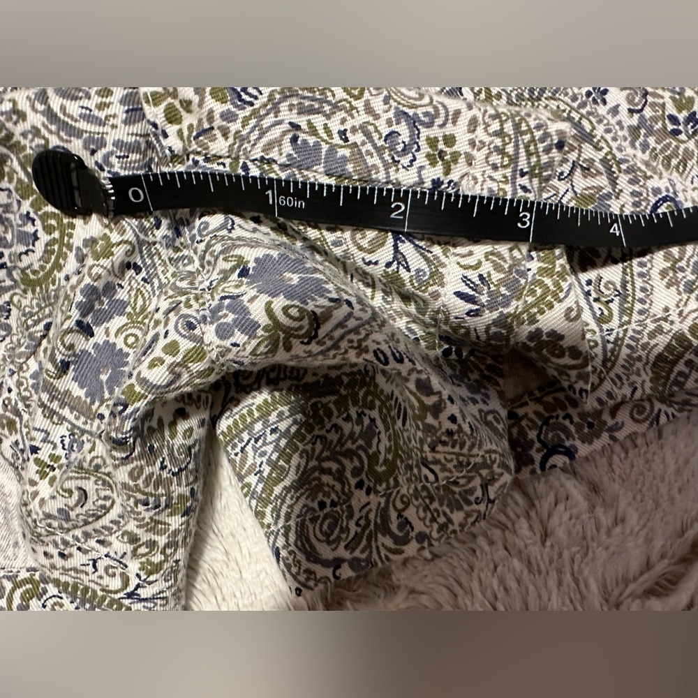 Cynthia Rowley Bohemian Floral Paisley Shorts with Brown Belt - Picture 4 of 9